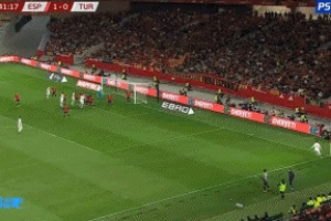 本届世预赛不丢球金身告破！居尔破门，西班牙遭土耳其1-1扳平